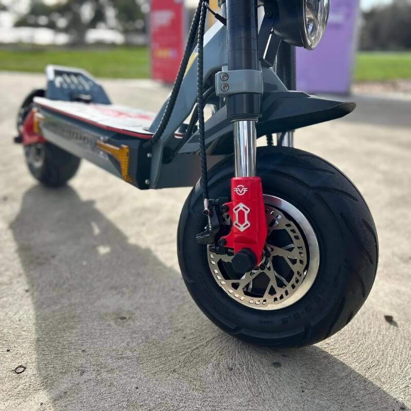 Veloz G5 5000W Peak Motor Speed Up to 120km/h 240km Range E-Scooter in White/Red