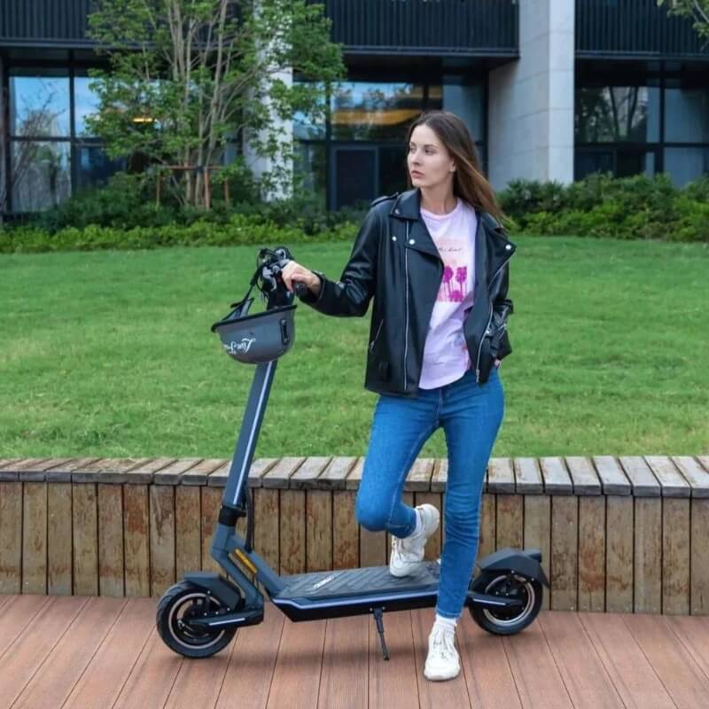 Veloz Punk 1300W 64km Range Regenerative Braking E-Scooter in Grey