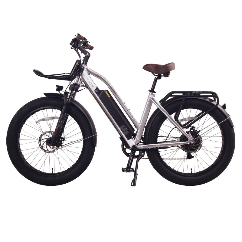 ET.Cycle T720 eBike in the Colour Silver - Left Side View